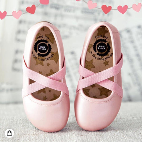 SHOES / MOCCASINS